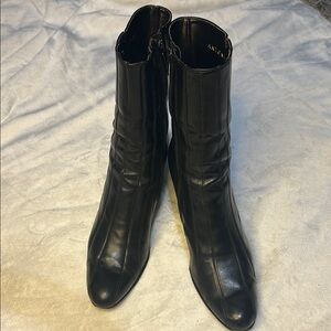 ANTONIO MELANI Black Heeled Boots Sleek Design